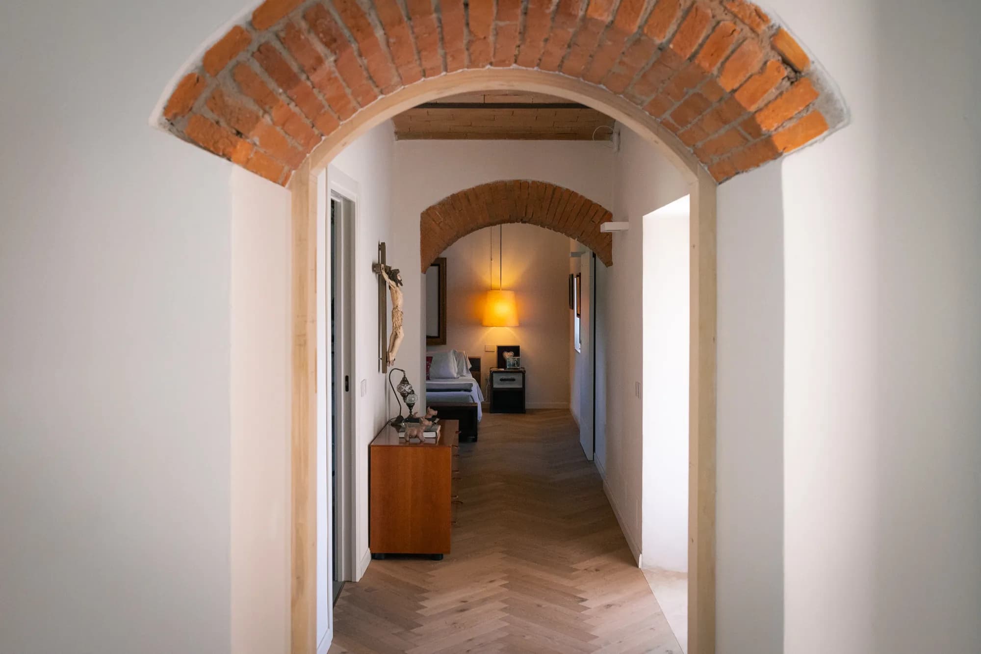 Il loggiato e gli archi de Le Fornacine